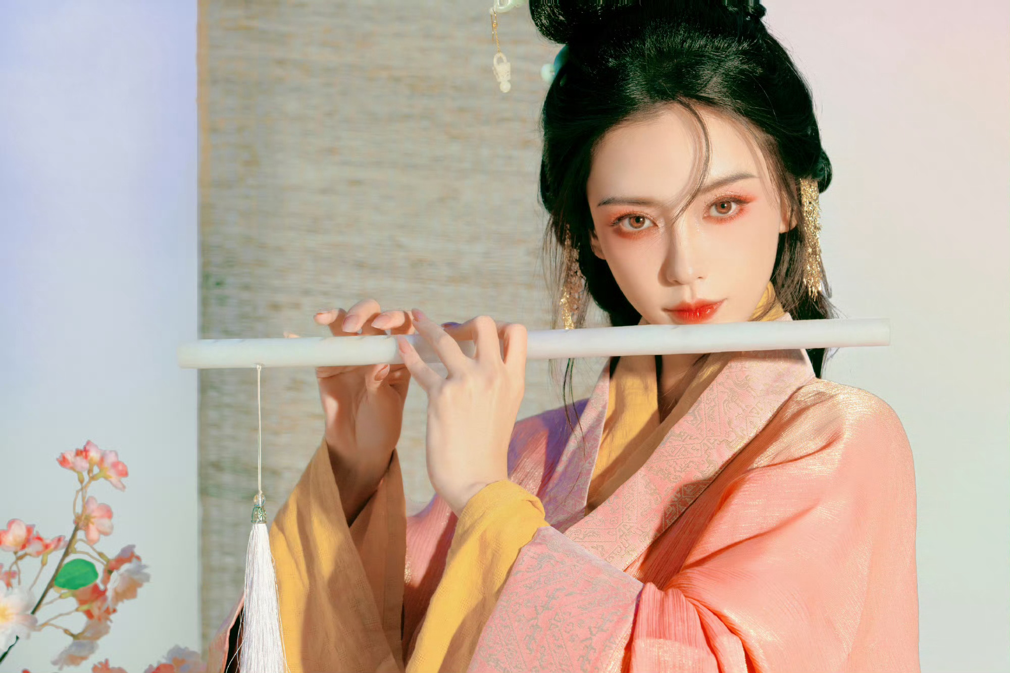 盲猜一下angelababy 田曦薇 郭晓婷这应该是同一个摄影师拍的，色彩饱和度