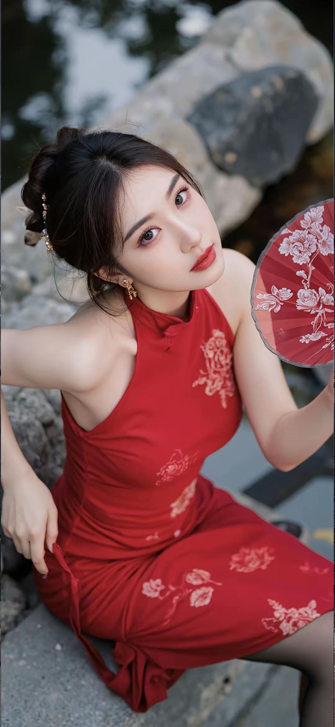 如果雨过之后还有雨，
如果忧伤之后还是忧伤，
请让我从容面对
这别离之后的别离。