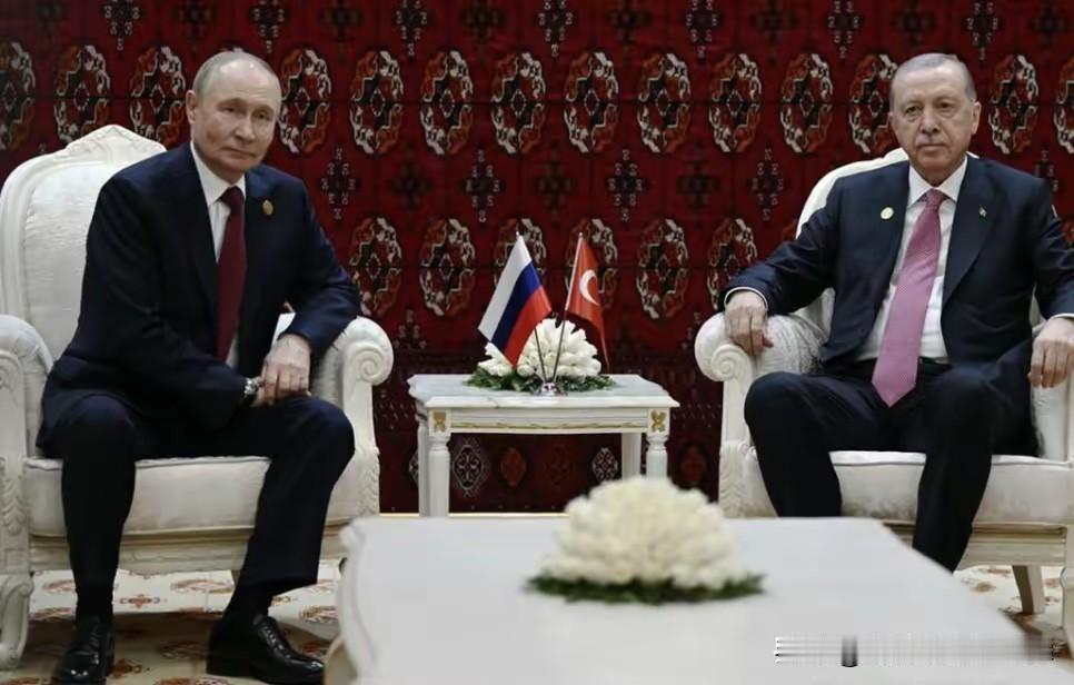 土耳其总统受于美国压力和普京沟通退换S—400的退货问题，以此来采购美国战机！这