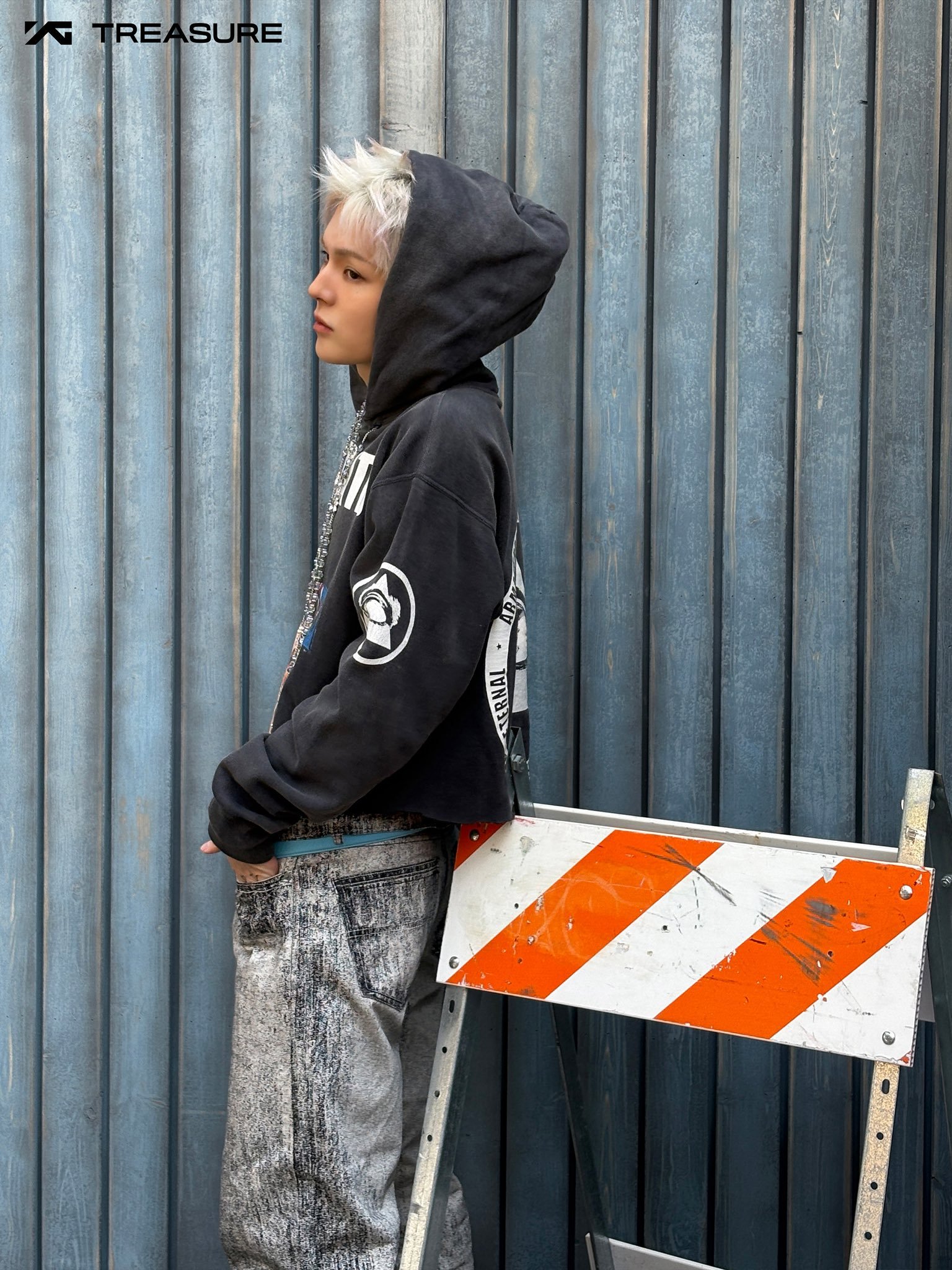 专辑behind photo 