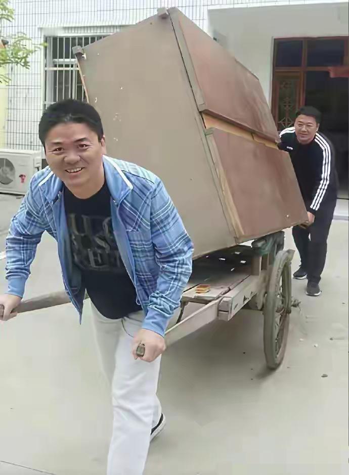 东哥年轻时候干活，让我看到了一名优秀企业家的全面