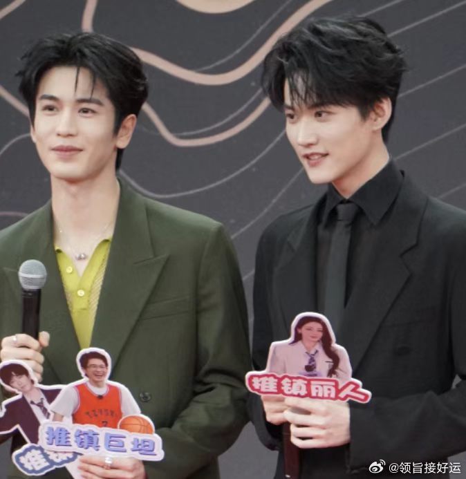 张凌赫刘宇宁白宇给周柯宇云包场张凌赫支持陆西骁 团魂这不就来了！张凌赫、刘宇宁、