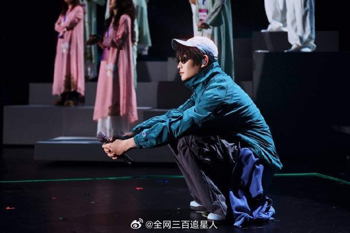 妈耶这个丁禹兮怎么这么好呀，看到q音的逆应援，真的平等的羡慕每一位了 