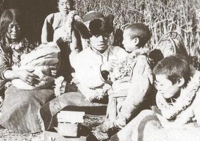 1965年，毛主席在听取卫生部长钱信忠的汇报时，突然怒斥道：“停！停！停！你听听