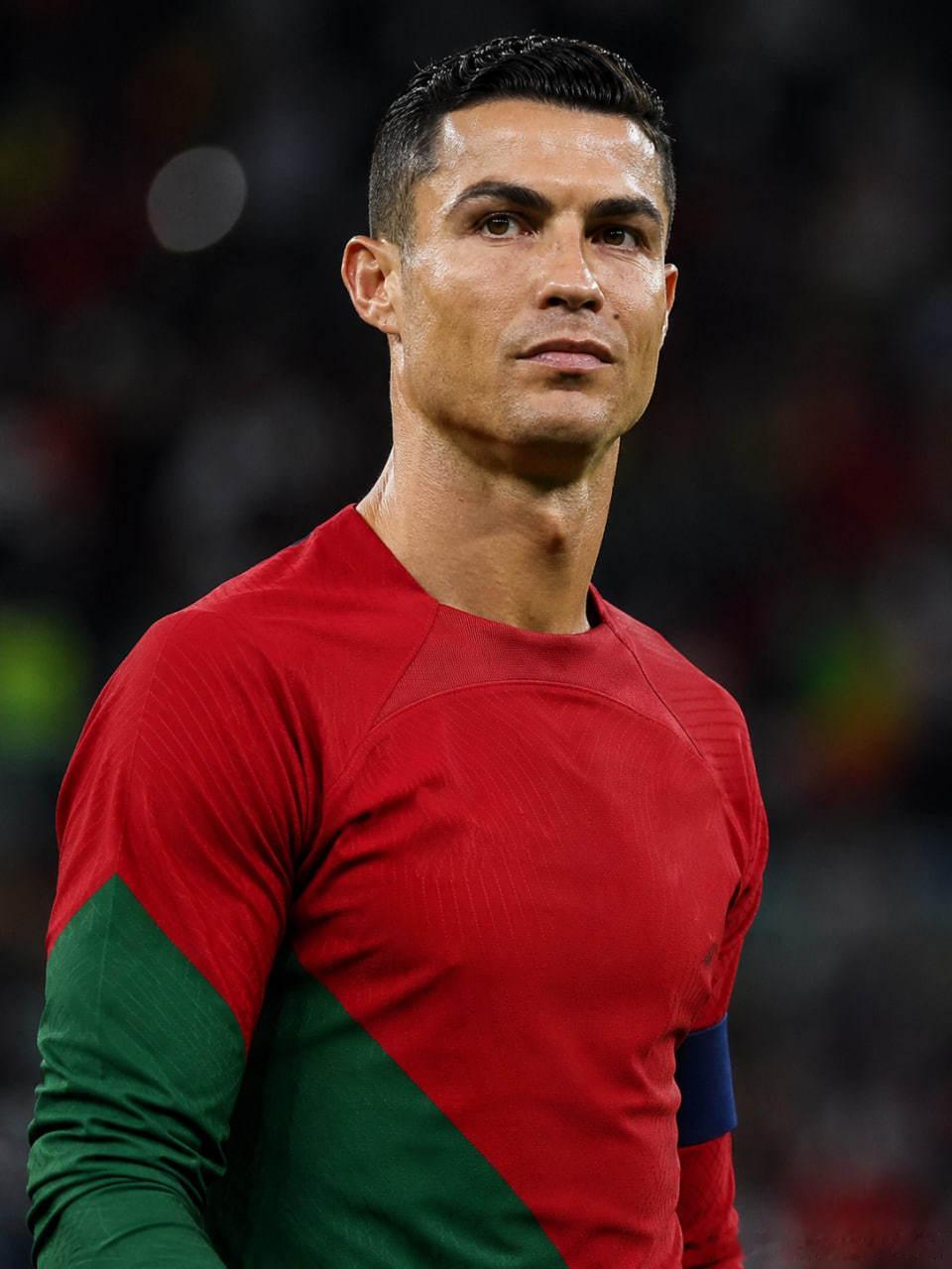 世界杯 C罗回应压力给到c罗 6月17日，38岁的梅西在世界杯首秀上演帽子戏法、