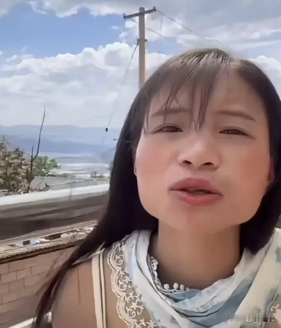 自从知道小英一家是剧本是人设之后，我再也不相信类似的网红了，包括有金两口子也是装