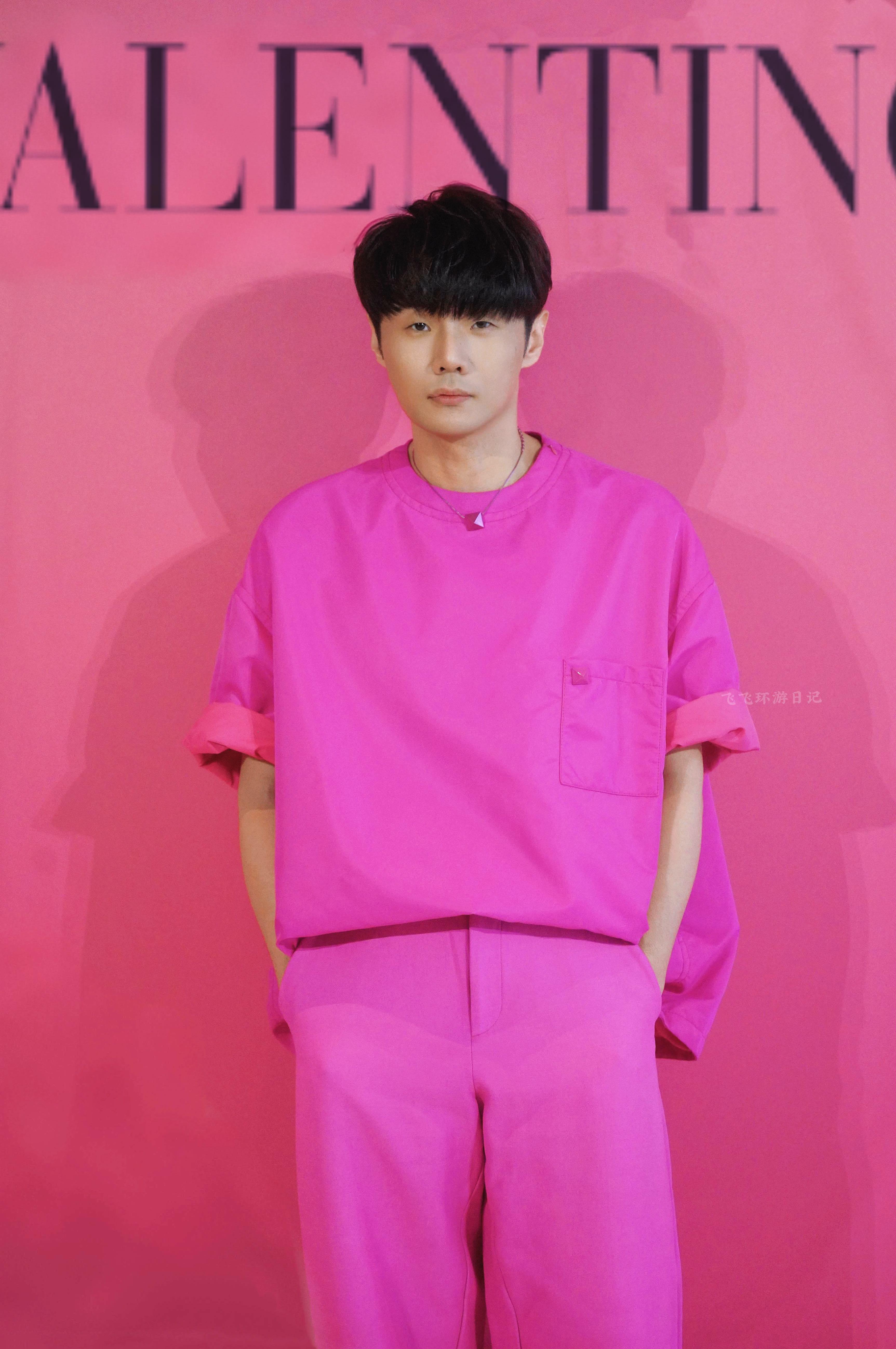 220922📸 华伦天奴阿那亚活动爱不愚人李荣浩 说我眼睛小我怎么会写小眼睛李