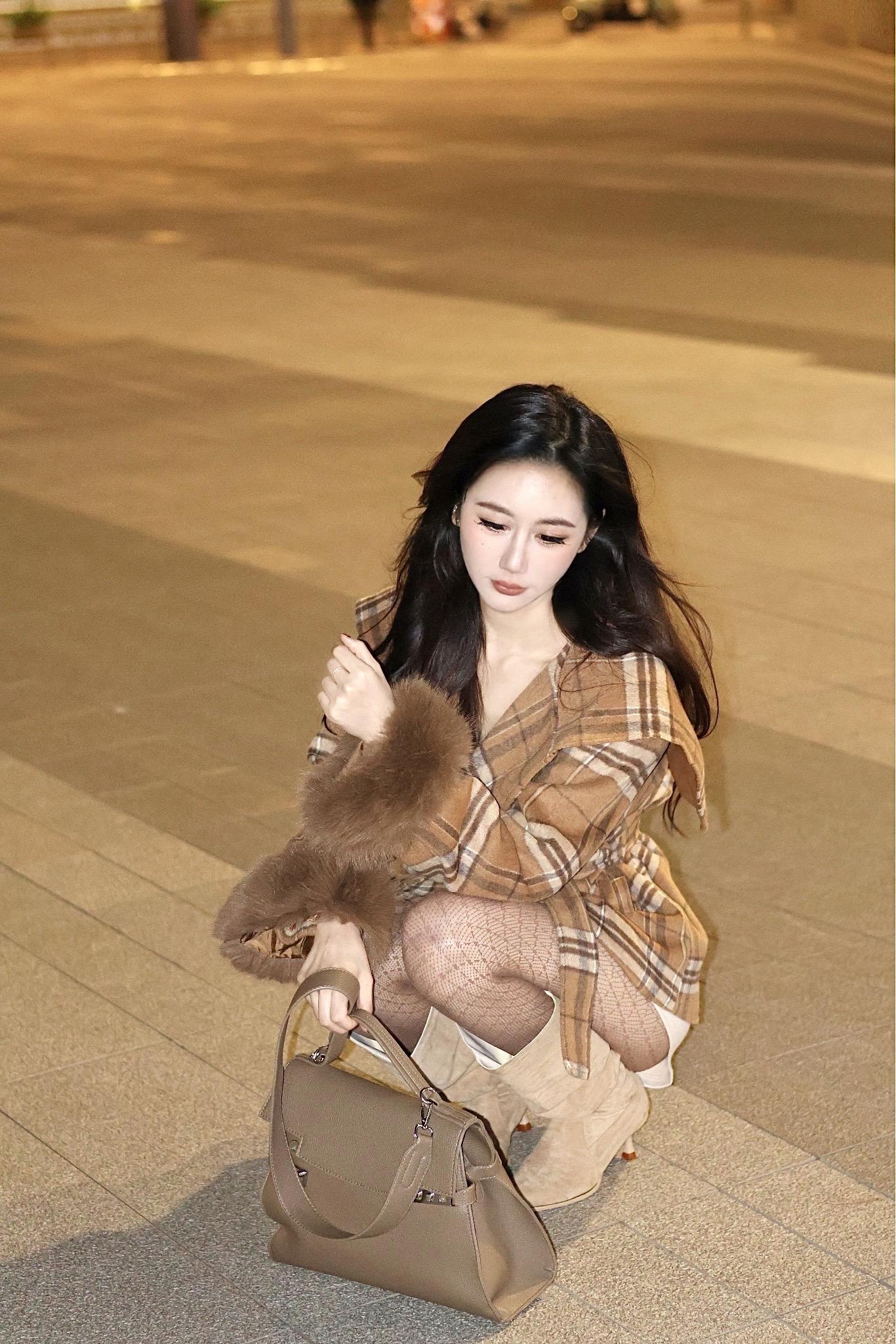 “这爱的城市虽然拥挤…..”