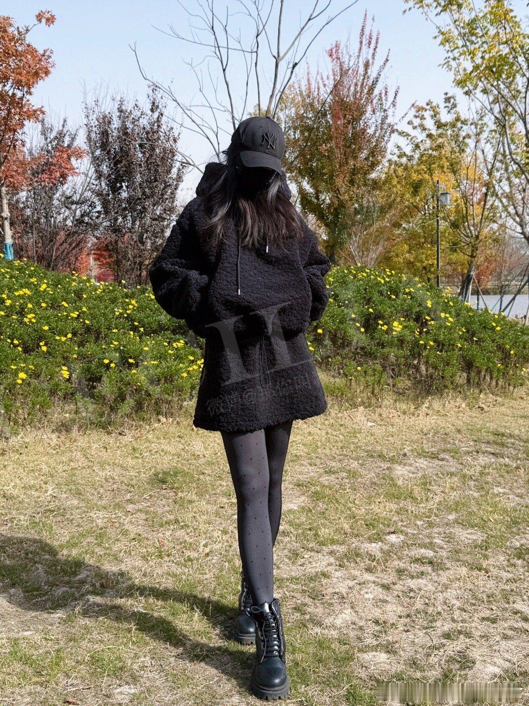 今天你的城市，也有好天气吗？☀️🤫是谁要看的双丝～涞觅润丝今天穿什么ootd秋