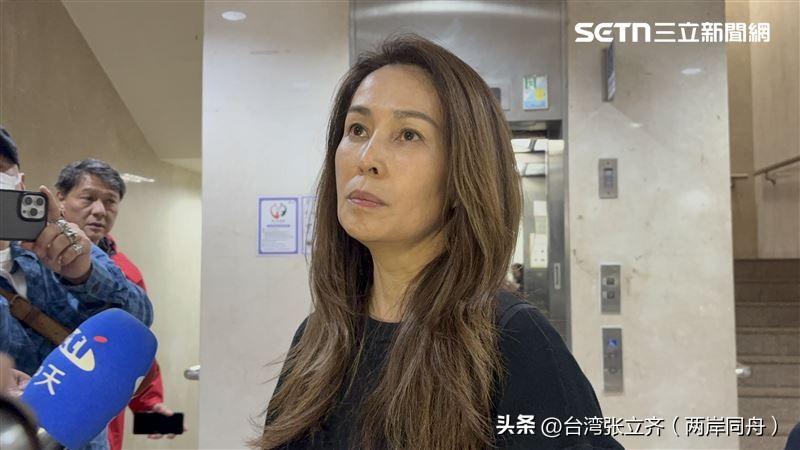 短视频口播文案（196字）
 
张俊杰卷入所谓共谍案后选择逃亡，检调在其办公室查