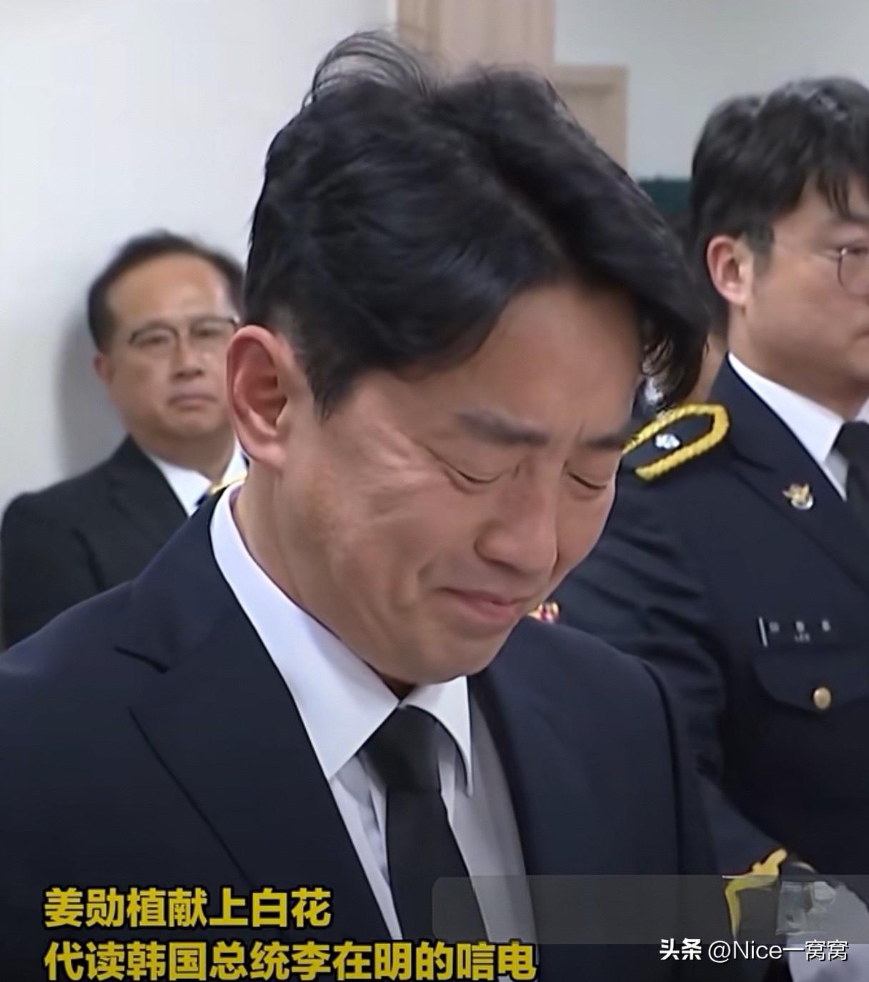 泪目了！34岁韩国海警李在锡为救中国老人牺牲，追悼会仪式9月15日举行。

9月