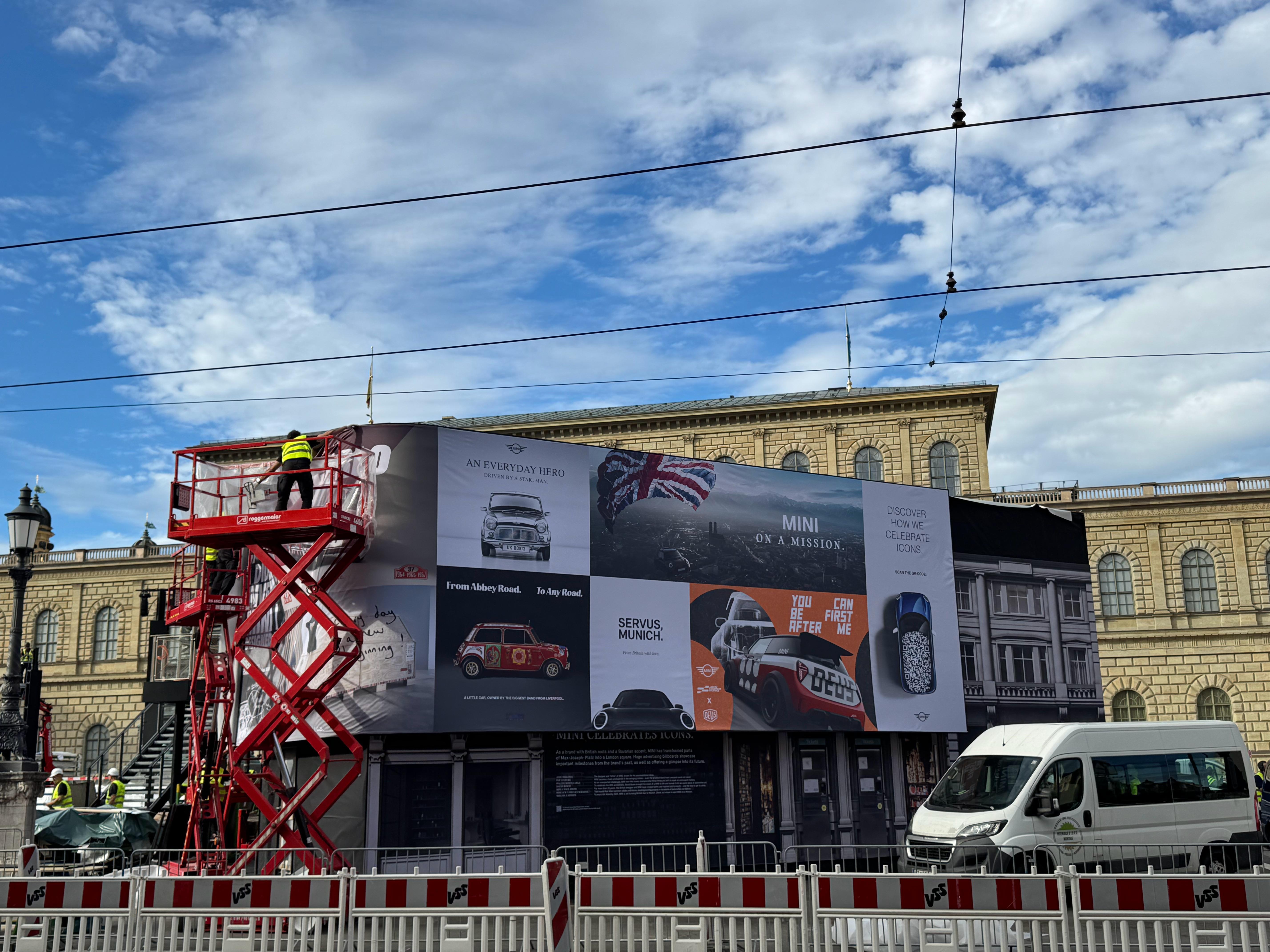 MINI城市展台初具规模了！iaa2025慕尼黑国际车展李楠说道[超话]李楠说道