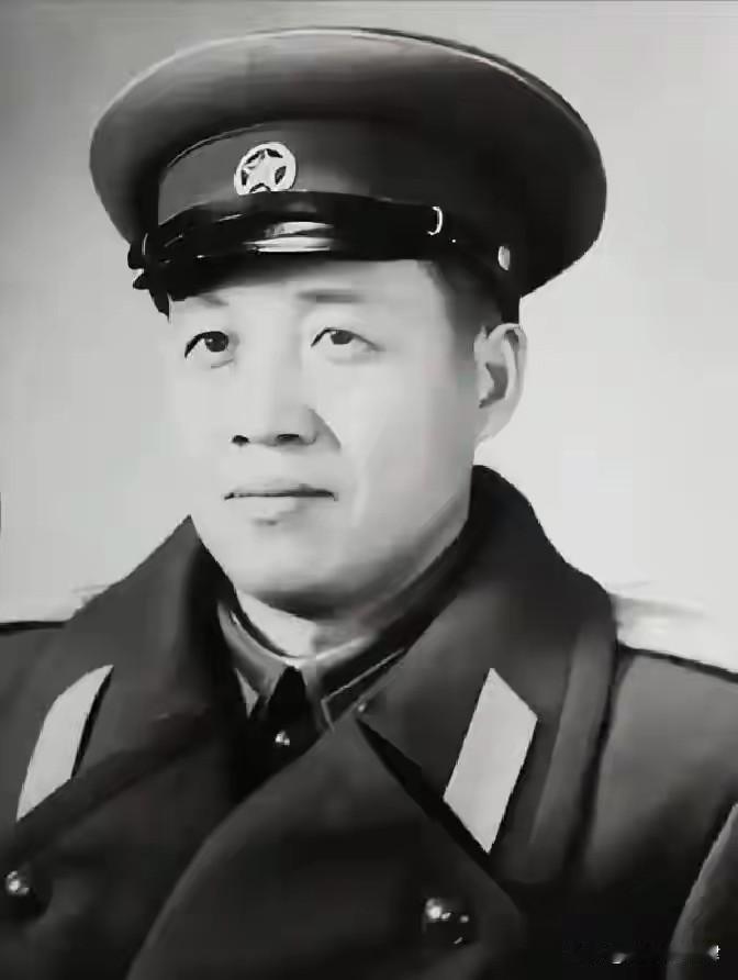 八十年代一通电话！铁血司令员听见名字瞬间失态，时隔三十年生死战友终重逢
 
八十