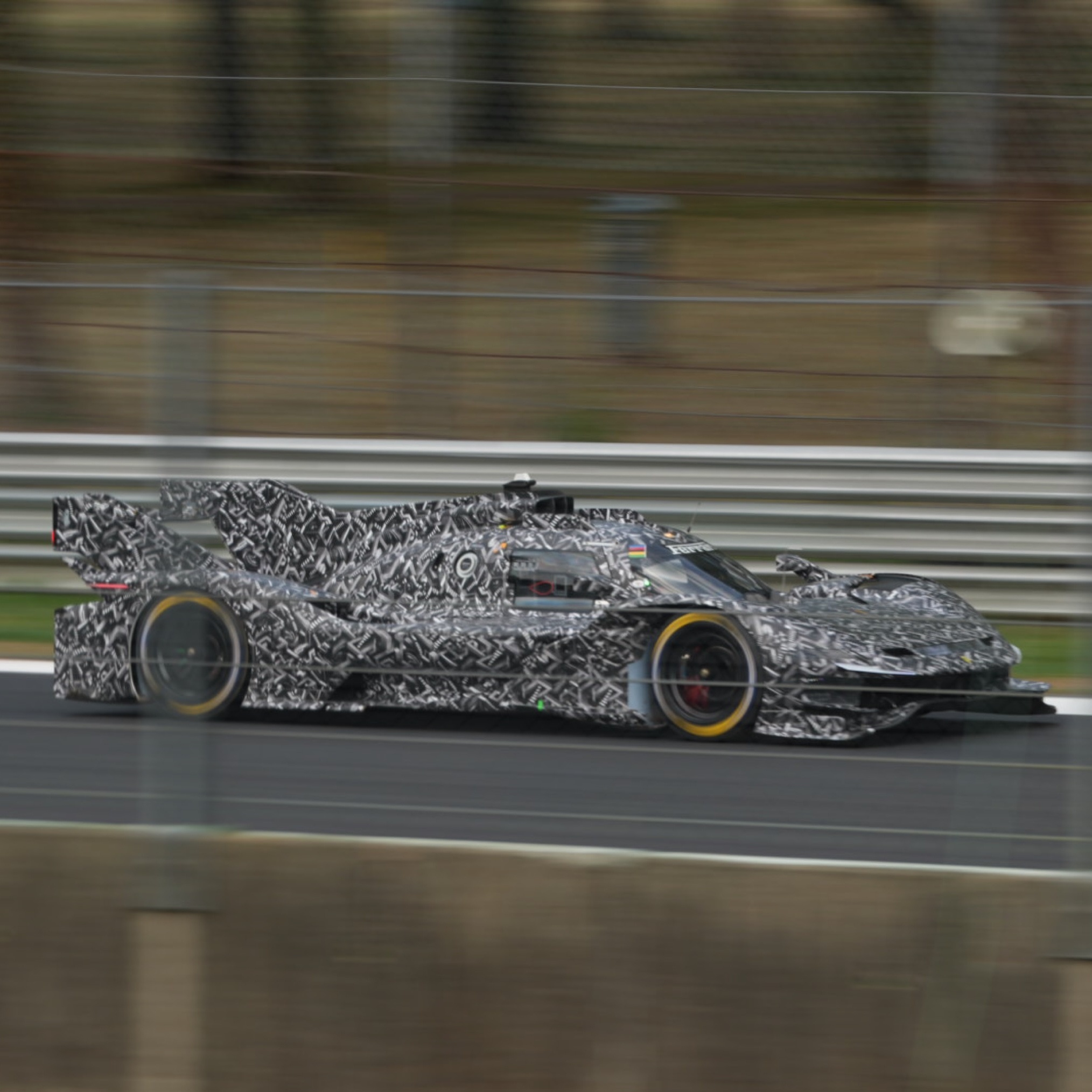 法拉利499P Evo蒙扎测试实拍~包括Ferrari Hypercar以及9K