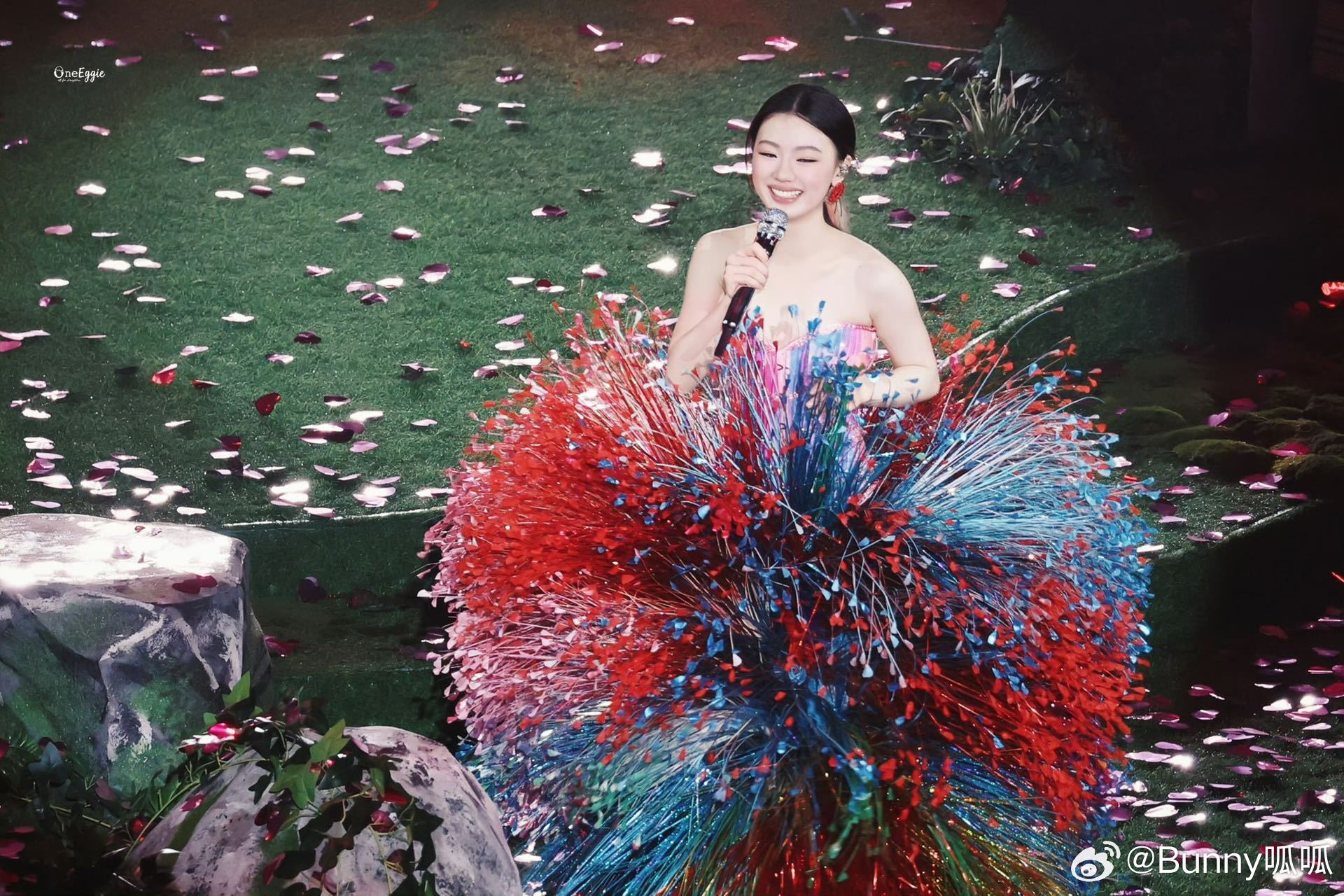 单依纯纯妹妹2.0演唱会单依纯今晚还有演唱会 不得不说这场巡演真的含金量超高，两