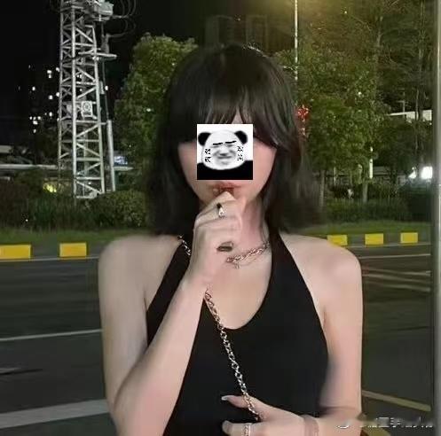 就希望我喜欢的人每天缠着我缠着我聊天每天问我 去哪里了呀 都干嘛了呀 吃什么呀每