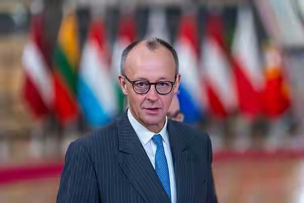 【为什么会这样？】
德国总理默茨在12月18日于布鲁塞尔举行的欧盟峰会期间表示，