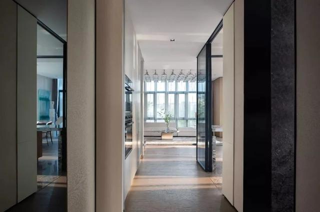 200㎡现代风别墅，大爱露台的天窗，在家数星星看月亮，真棒