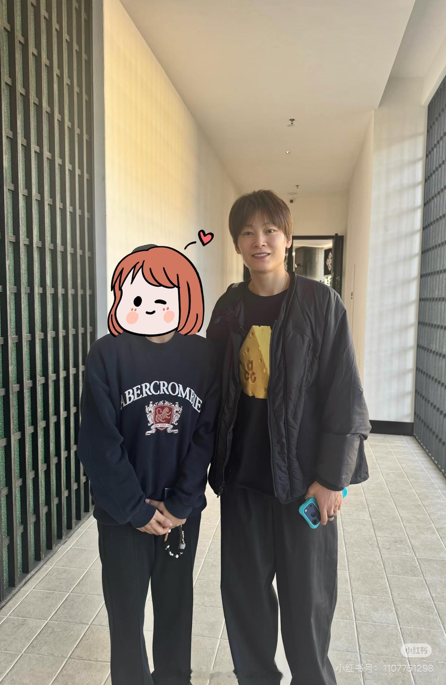 杨力维  最近的一些偶遇～🥰😍cr 📕 logo 