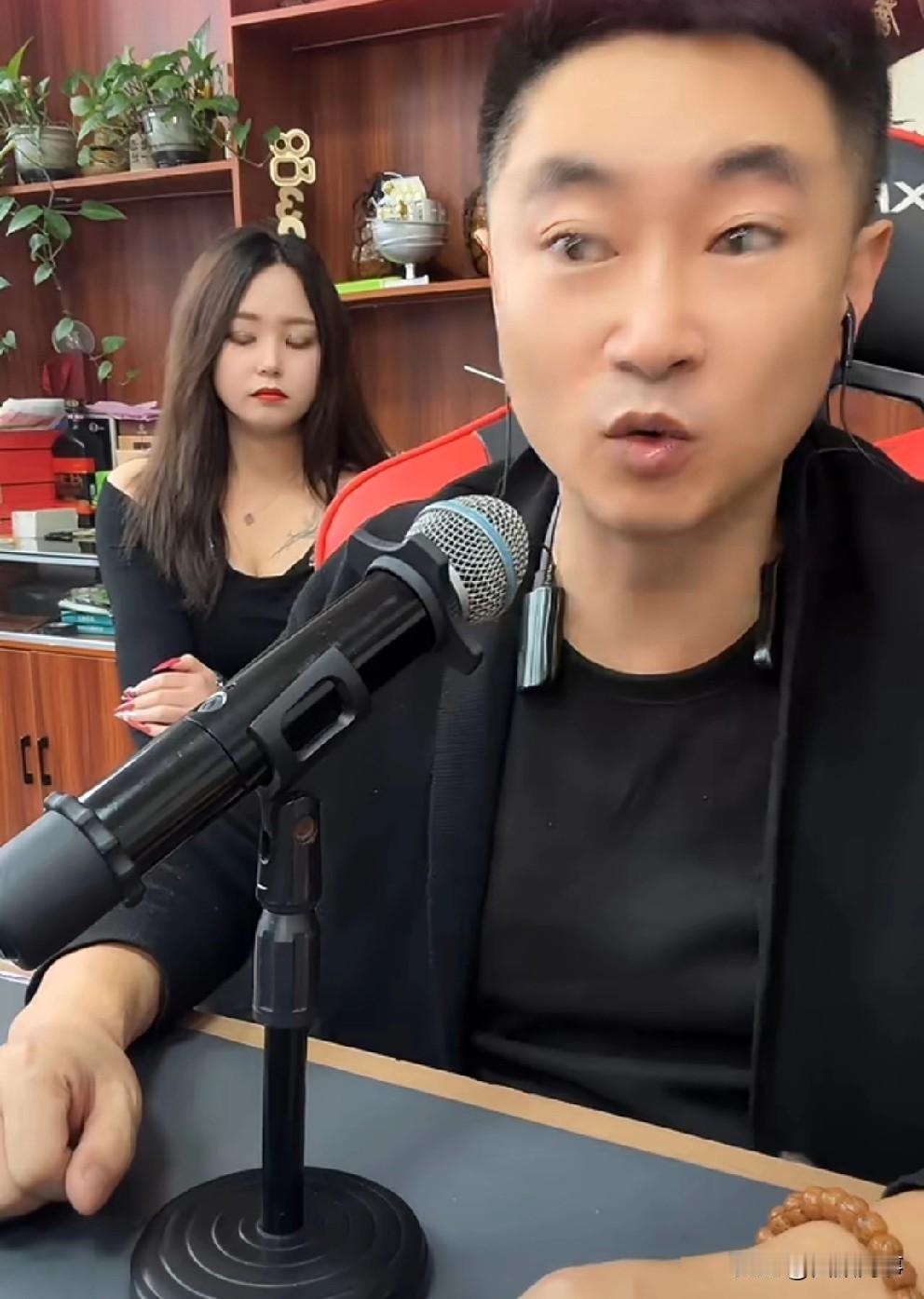 九天近2吨“鹿茸血”产品全查封送检！

          九天直播透露库房内将