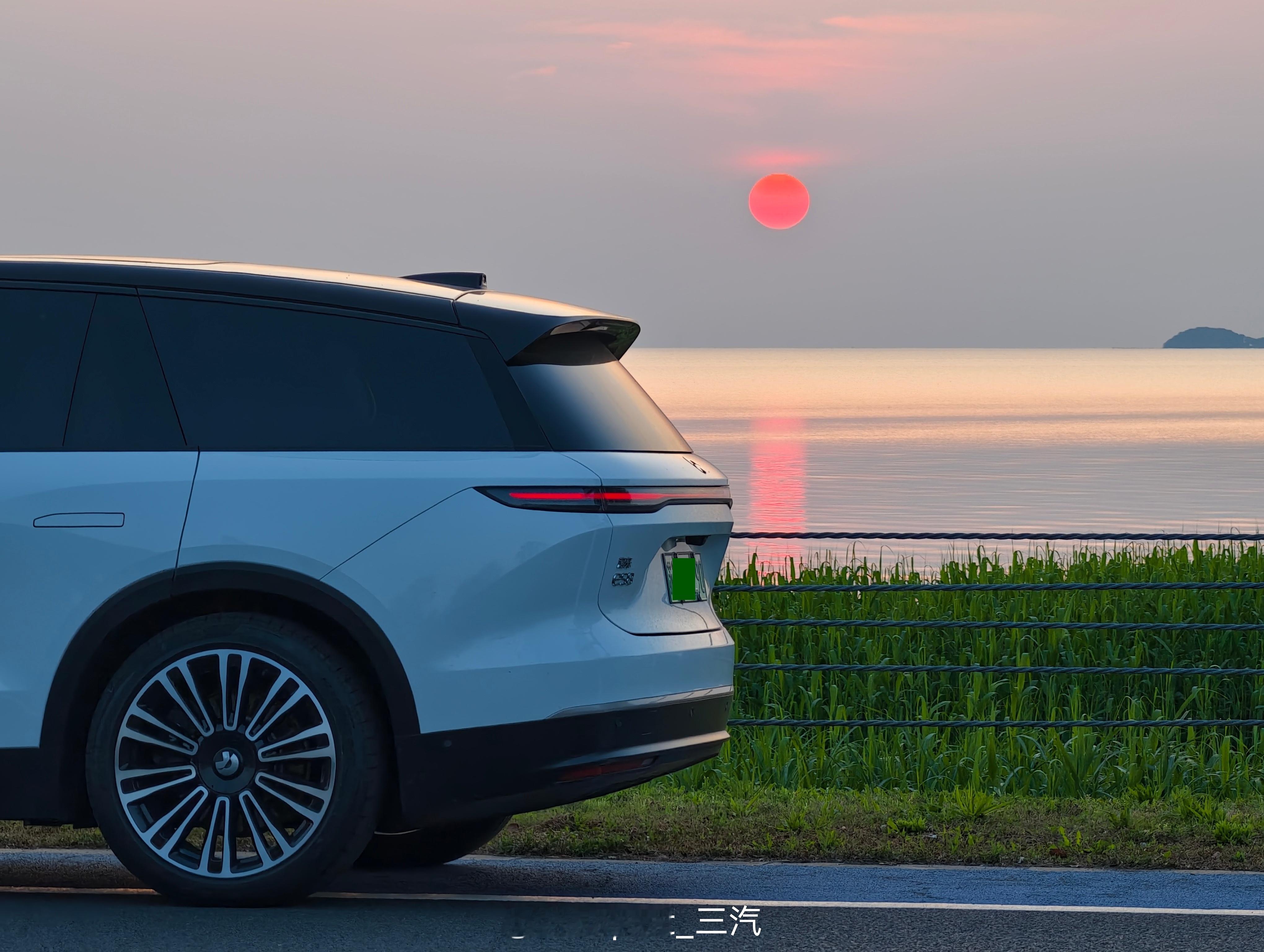 纯电1000天,恰好是个大晴天纪念下 