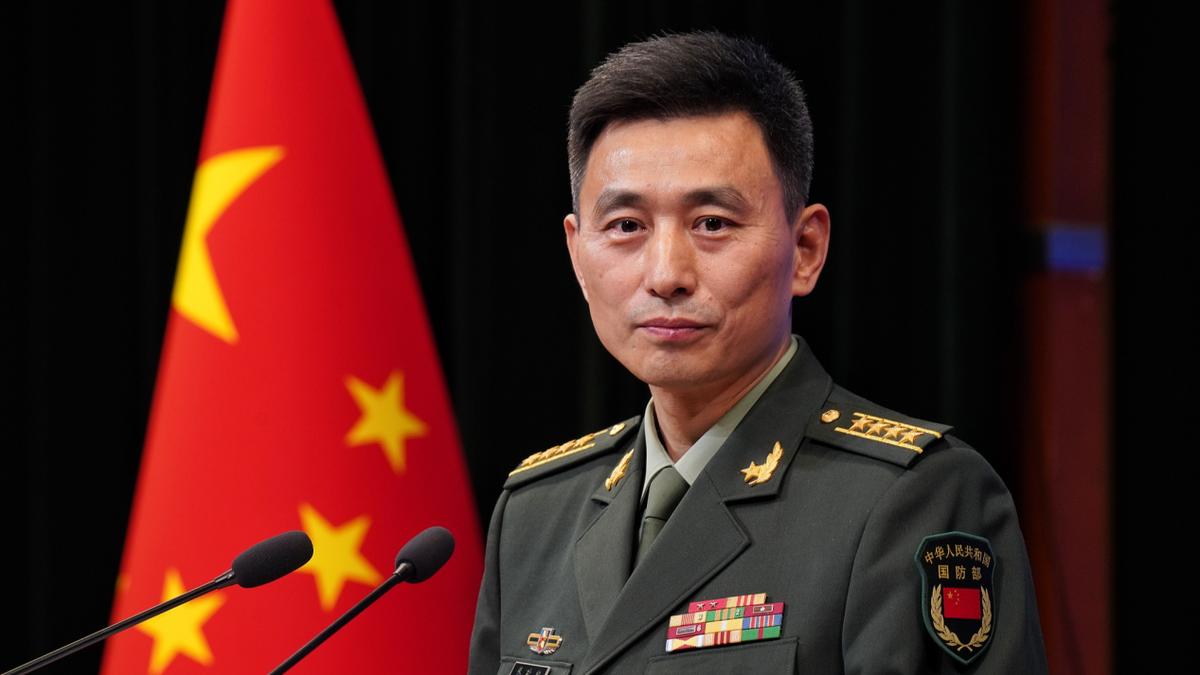 卫星把台湾公路箭头拍得清清楚楚，国防部一句“很正常”才是真正的狠话，看得美不算啥