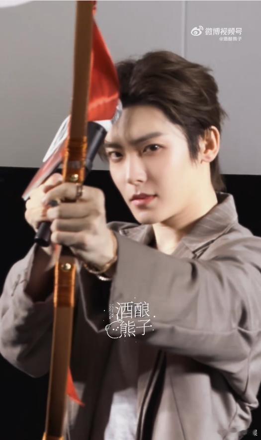 侯明昊一箭射中我心巴 侯明昊这一箭真的直接射进我心巴了 现场状态怎么能这么绝啊 