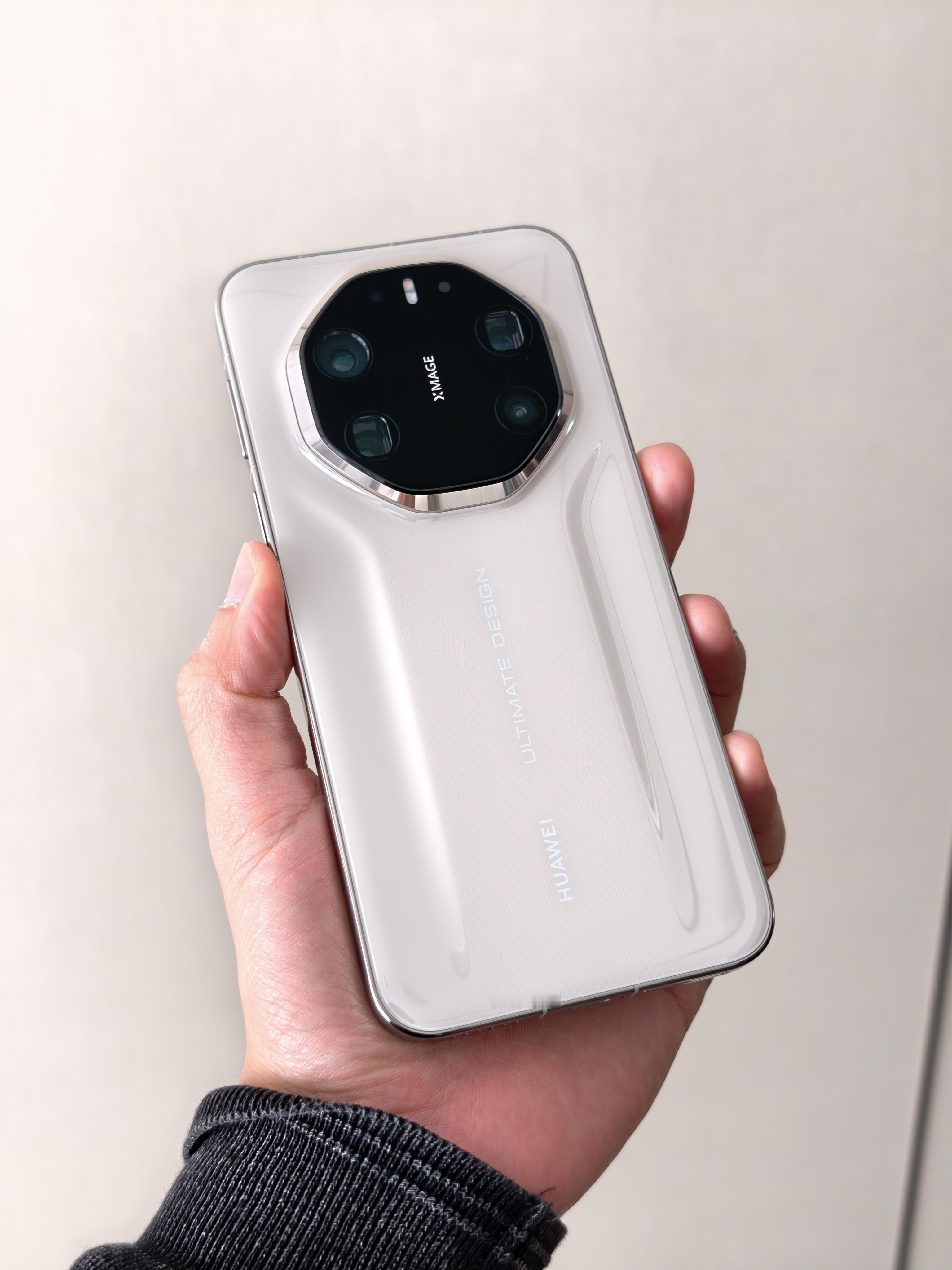 打算从荣耀Magic 8 Pro Air换到华为Mate 80 RS，这跨度太刺