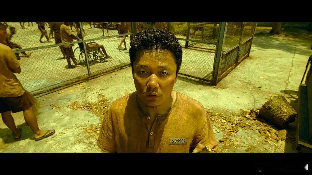 #肖央演死刑犯#肖央的进狱系表演风格真是独树一帜啊！无论是哪个角色，都能演得深入