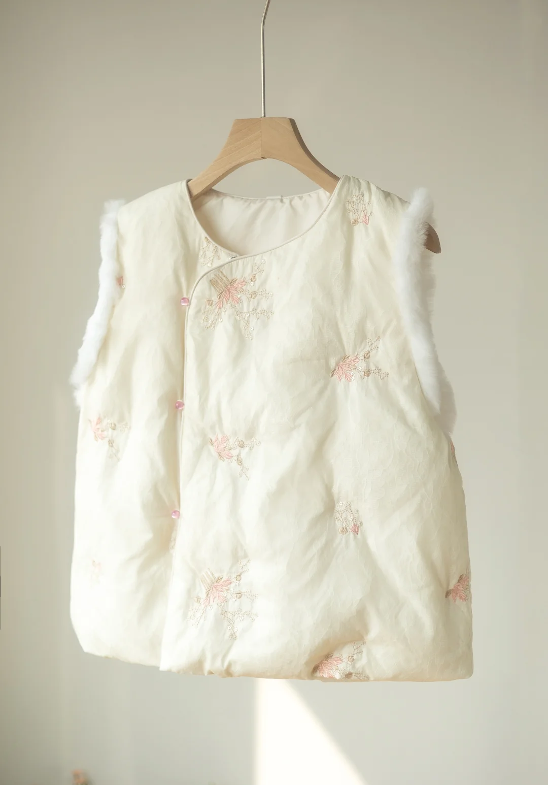 亮片刺绣羽绒马甲｜温柔氛围感