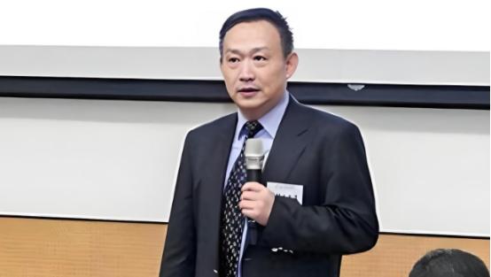 警惕“学术外衣”下的利益输送！卢麒元直指十五五规划暗礁：有人正用海外论文包装私有