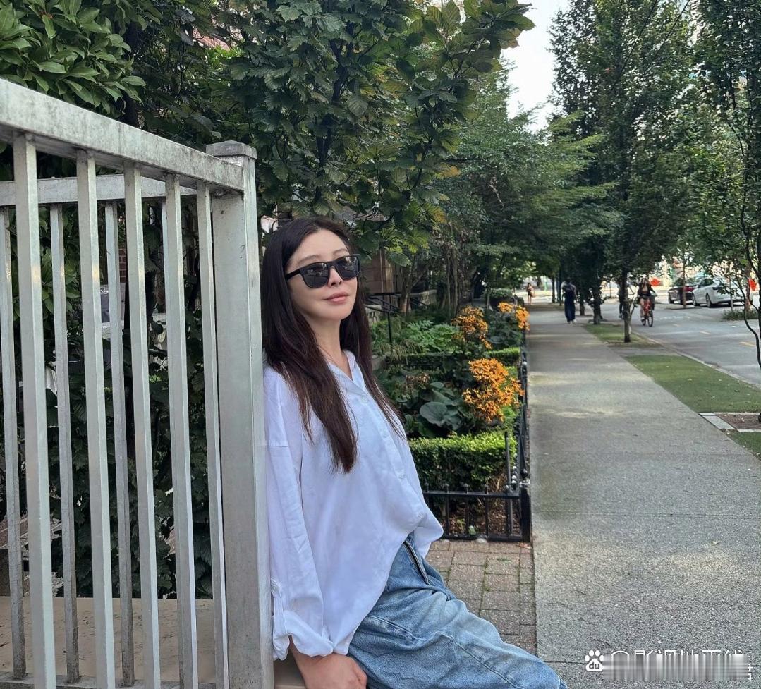 “大家好，我是王祖贤，好久不见。”1月31日，久未公开露面的演员王祖贤在小红书发