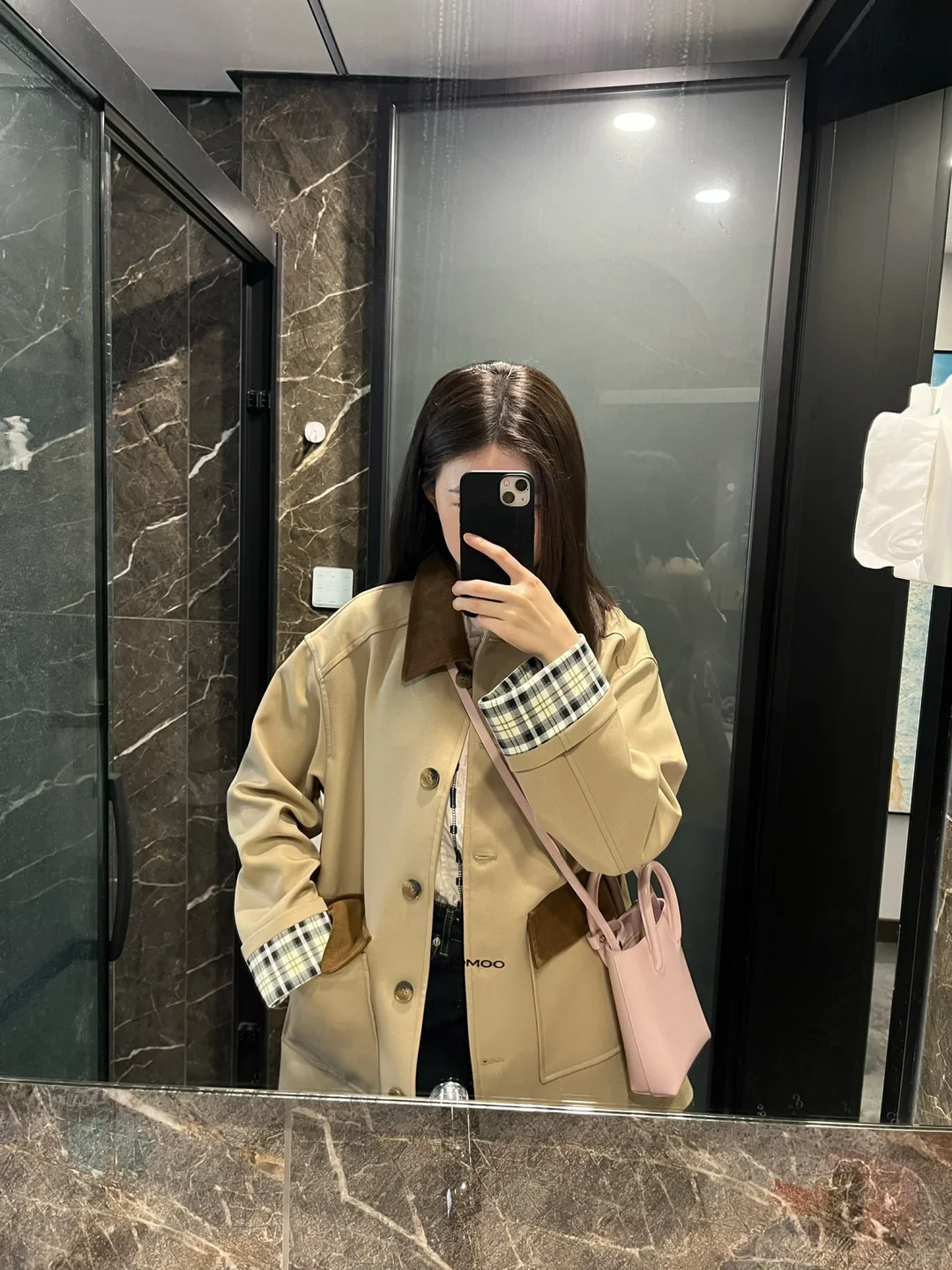 开春风衣是必备的