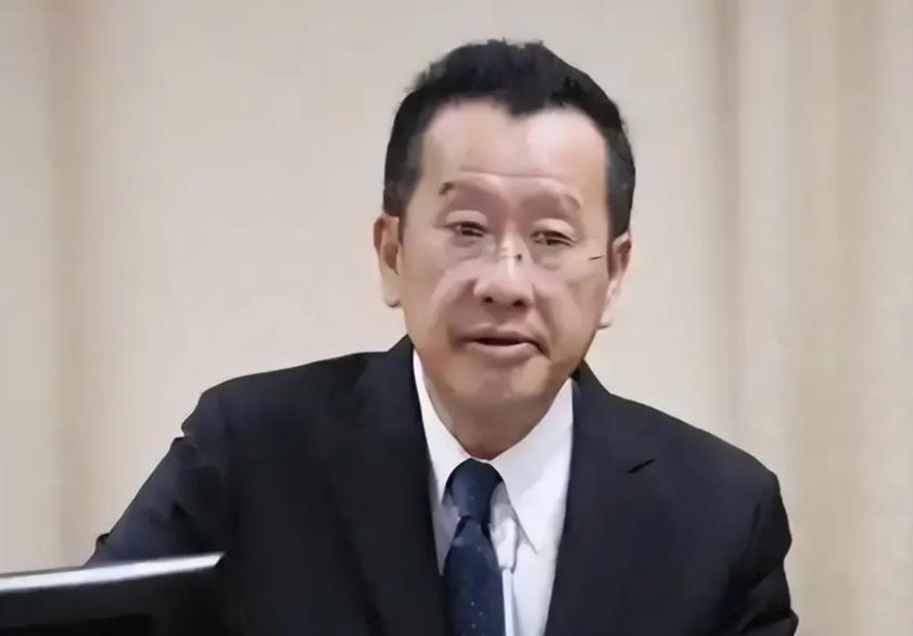 台“防长”顾立雄发表声明，



8月5日，针对解放军于“汉光42号”演习前实施