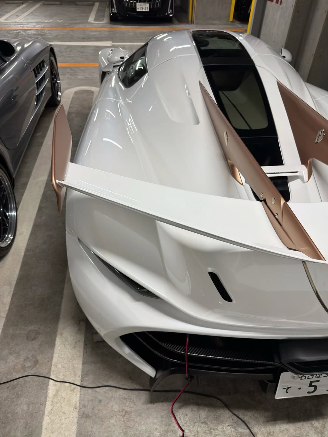 “后来终于在眼泪中明白，有些人一旦戳过就不窄”