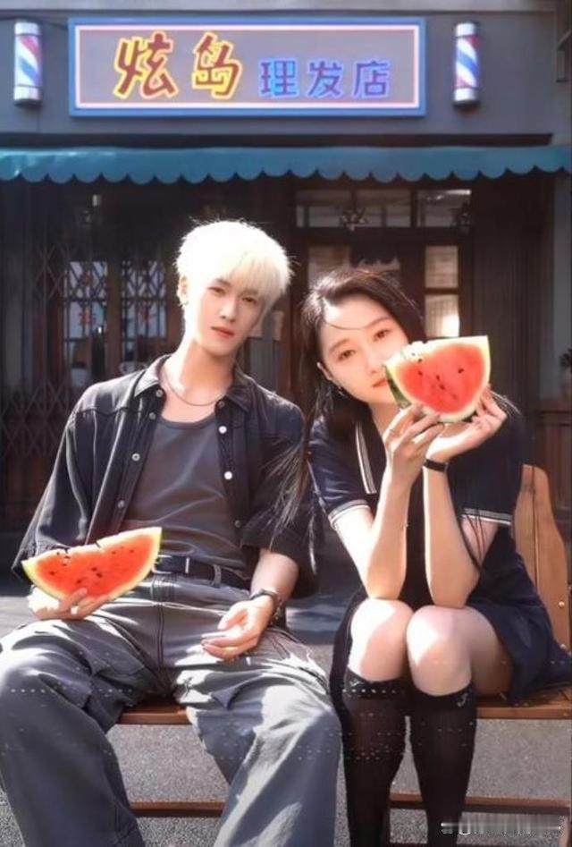 笑不活了！腾讯 16 集悬疑剧《红掌》未播先火，关晓彤稳坐女主，男主候选人吵翻全