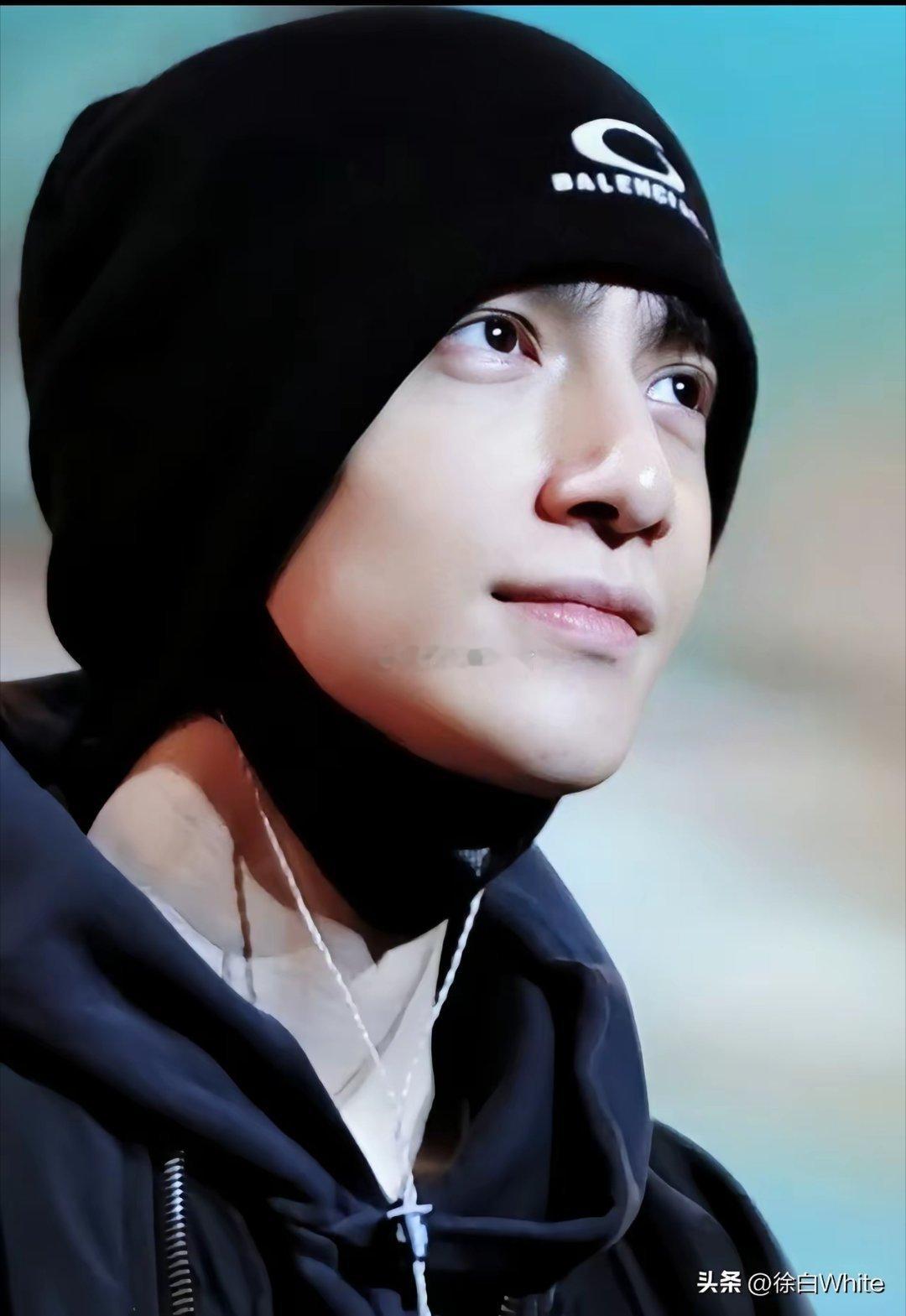 罗云熙合约明年7月到期不续！罗云熙这两年演唱会增多的原因，并不全是罗云熙爱唱歌，