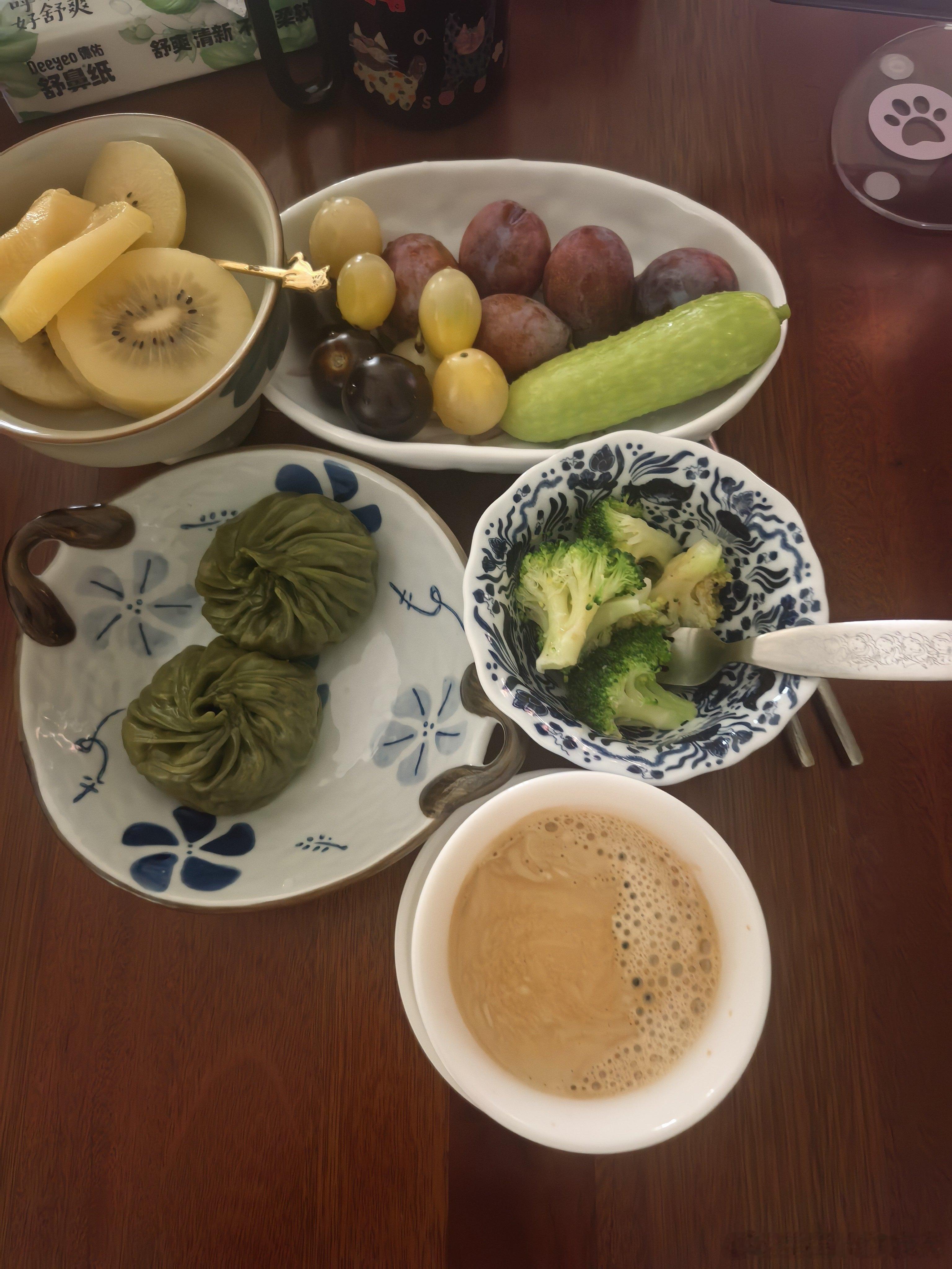 爱你无需多言，因为你就是你，是我的心中的宝早安呀[期待] ​​​