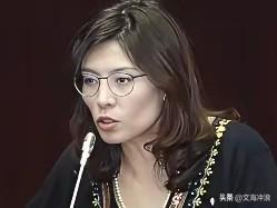 郑丽文露出真面目！
刚刚
郑立文在接受采访时表示
用武力保卫台湾
这一点不容质疑