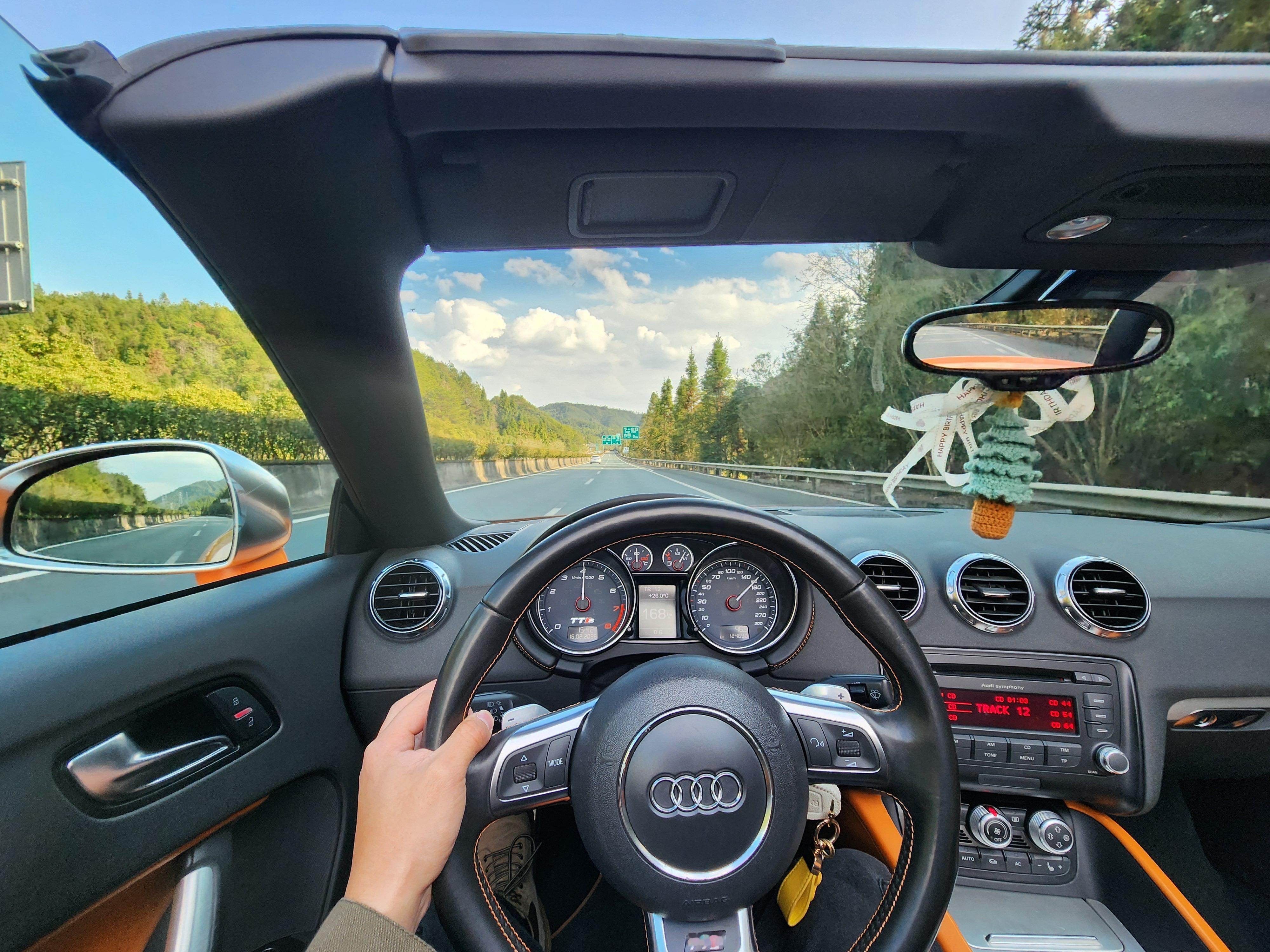 新年！要快马加鞭，跑得更快喔