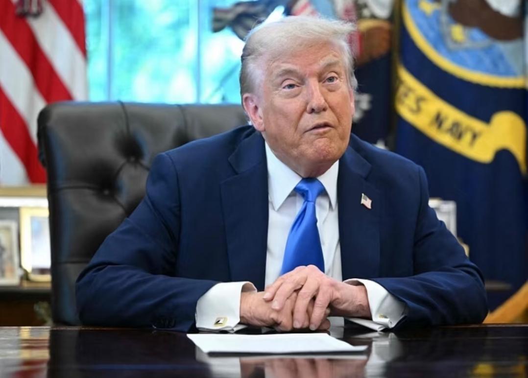 特朗普放大招！
官宣建造“特朗普级”新型战舰，
国际社会炸锅了
 
特朗普正式抛