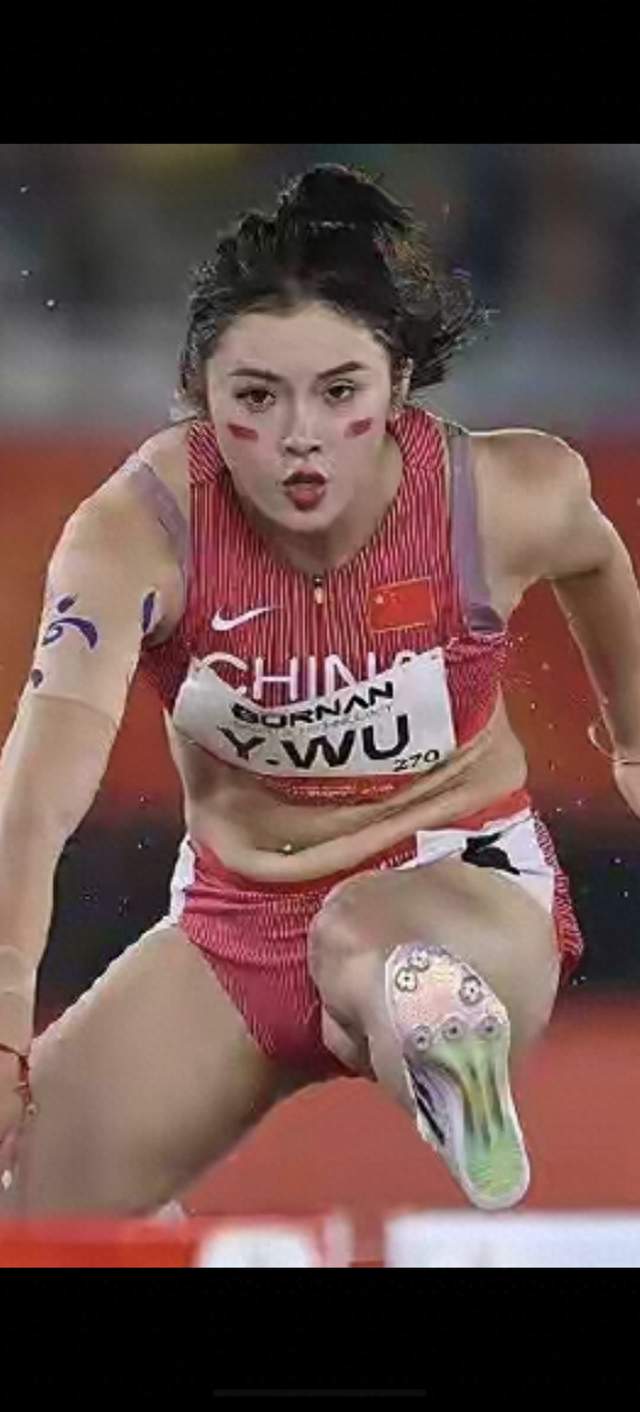 吴艳妮逆风追到第三，光环之下尽是不为人知的辛酸