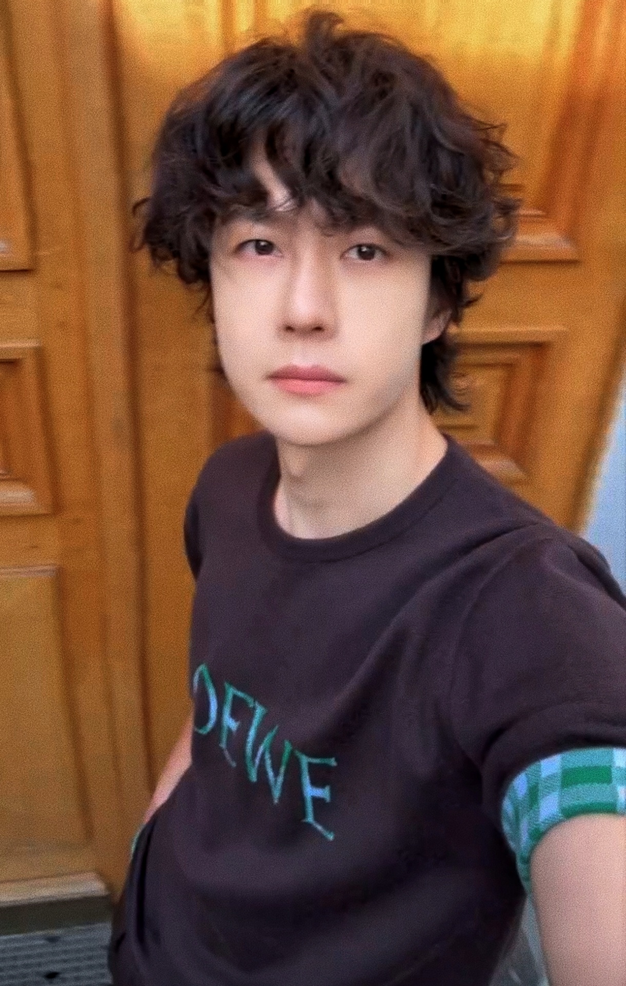 新自拍一张！！！！🤳 ​​​