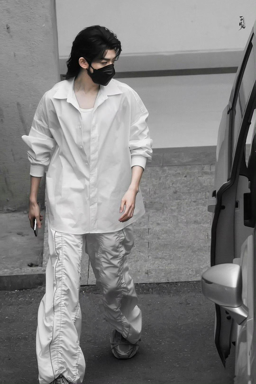 娱乐圈外汉 邓为就是松弛感穿搭天花板，干净利落超耐看 ～