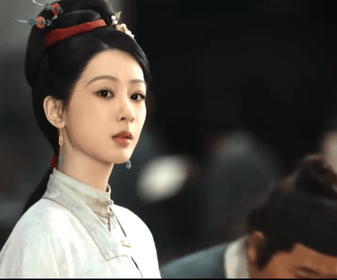 杨紫 故事还长，余生漫漫，你先别慌。我就在这里，等风也等你
