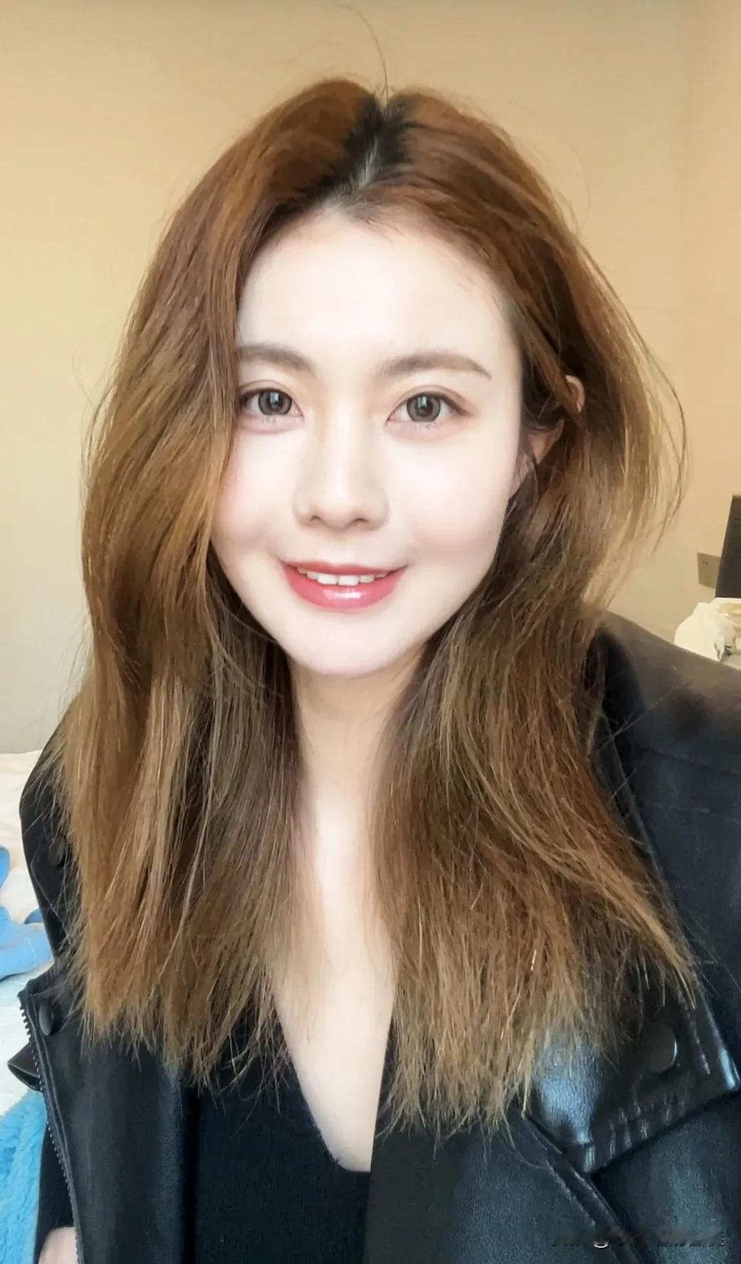 性感翘臀完美身材自信起来，你才会更加美丽！！！