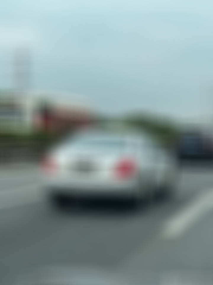 初代天籁真的太尊了，当年我觉得这车不论外观还是内饰，设计都无敌，还有主销车型就配