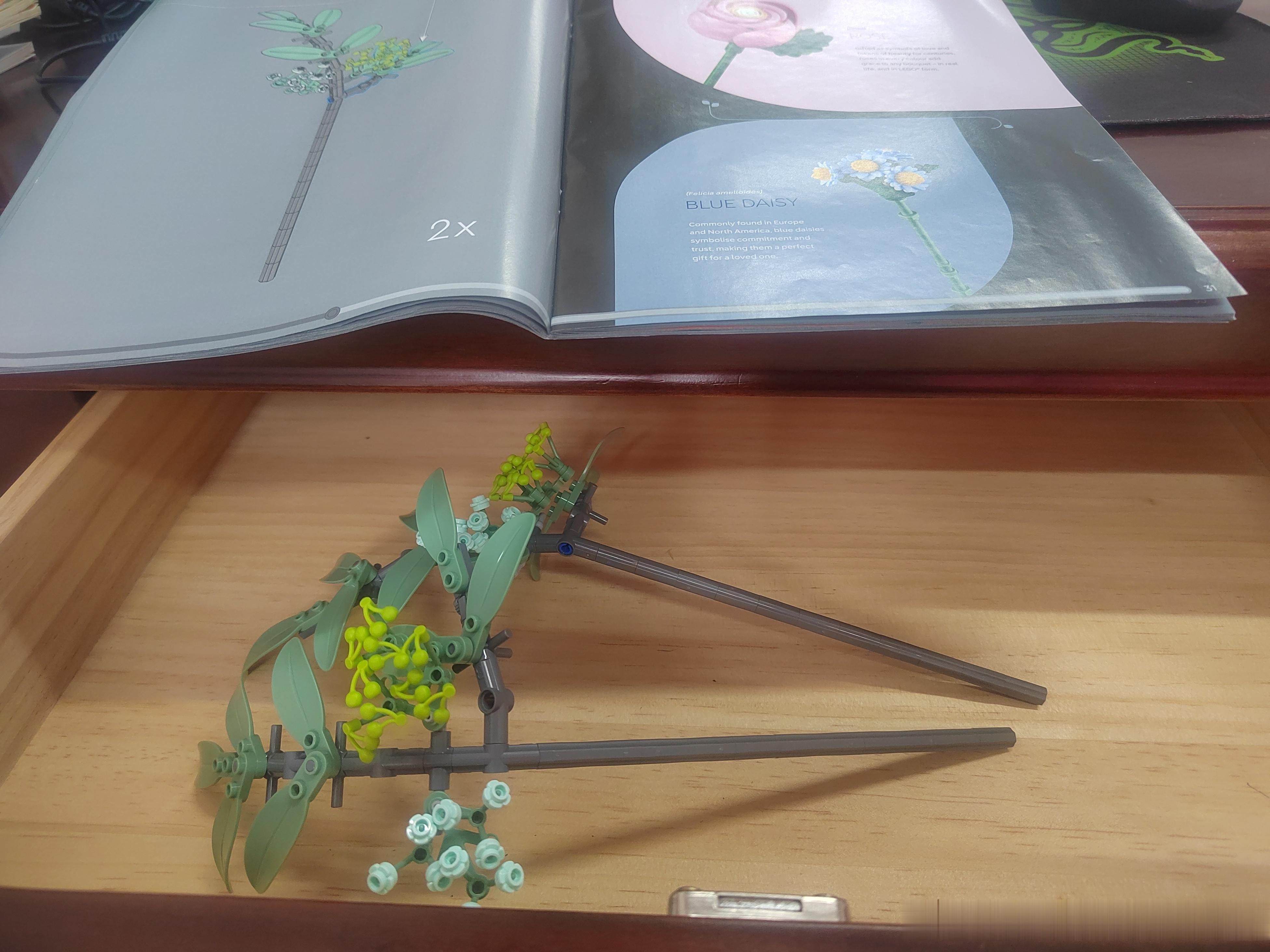 午休1小时搓出第二包！我越来越熟练了[鼓掌]明天可以拼Rose花花啦 ​​​