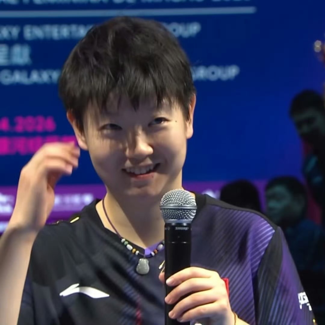 甜妹状态拉满！孙颖莎4-0横扫温特晋级决赛，赛后笑眯眯受访，全场记者齐喊加油孙颖