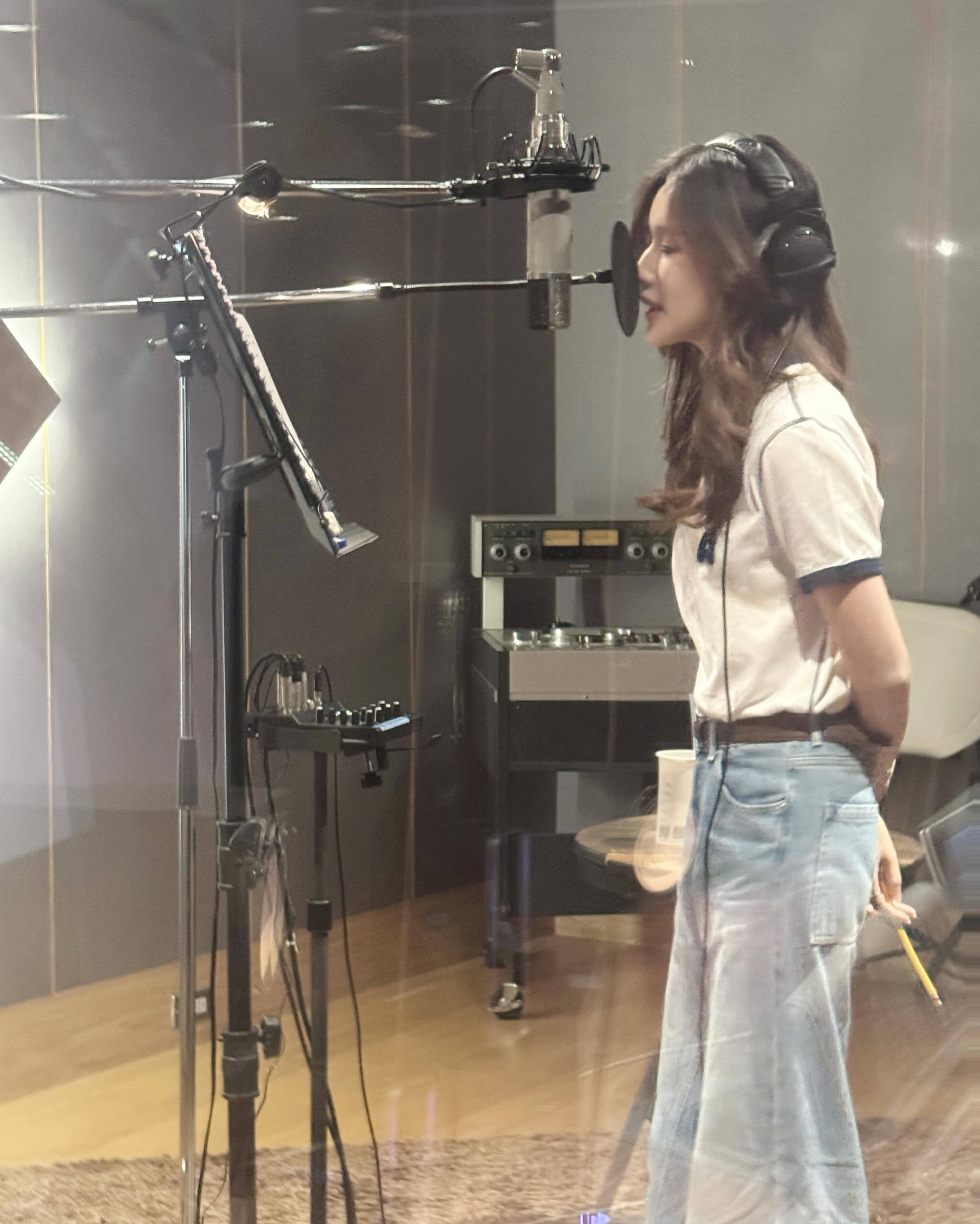 歌曲确实好听，千禧年代飞儿他们团的歌曲也很多他制作，只不过最后团分道扬镳。 